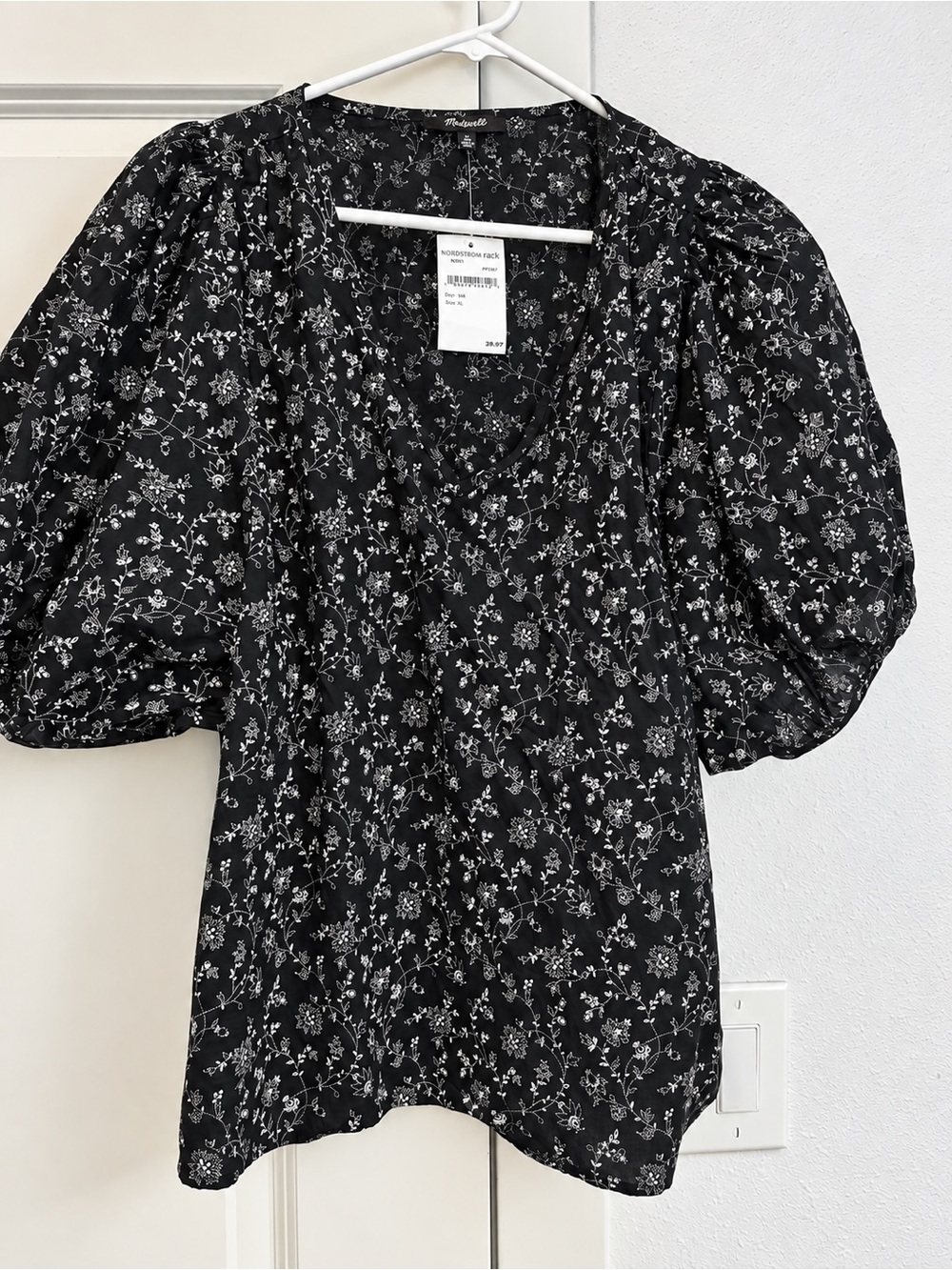 Madewell Floral Puff-Sleeve V-Neck Top - Black